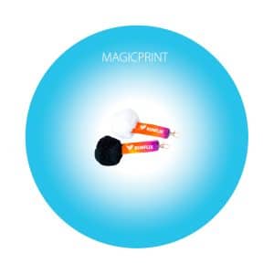 Porte-clés pompon personnalisé avec ruban imprimé couleur pour communication événementielle