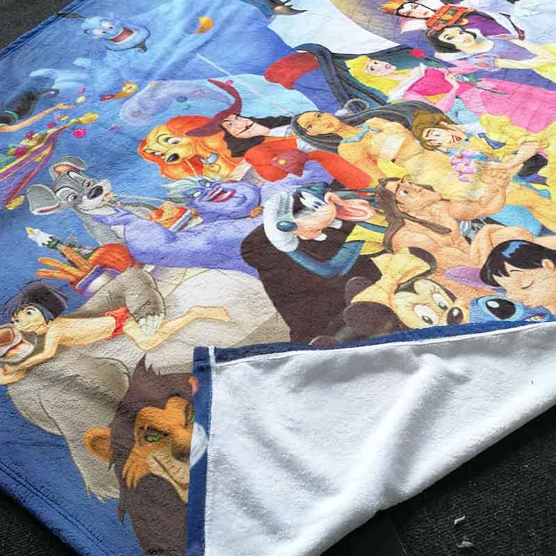 Couvertures publicitaire personnalisation disney - couture