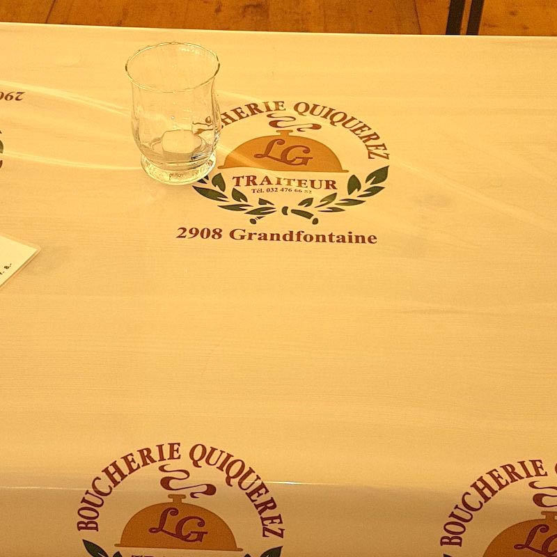 Nappe en Plastique publicitaire Logo quadri