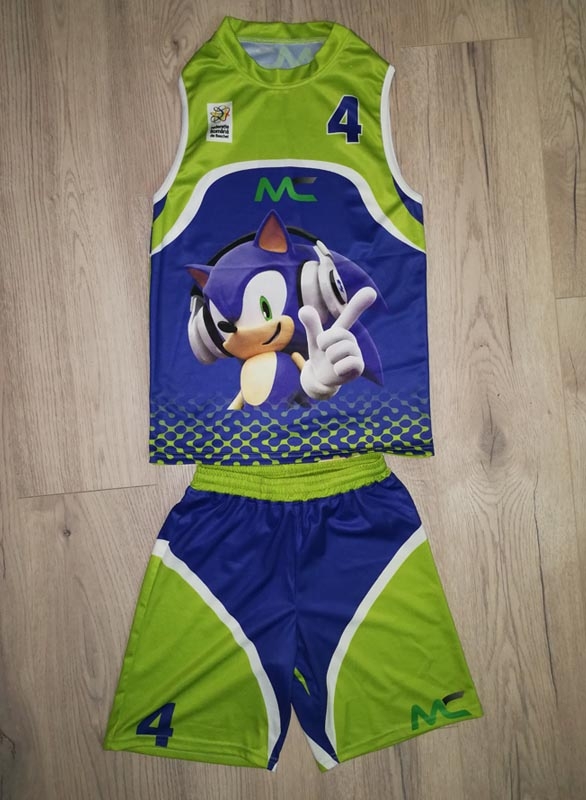 Vêtements de sport personnalisé - Ensemble t-shirt et short BASKET vert et bleu