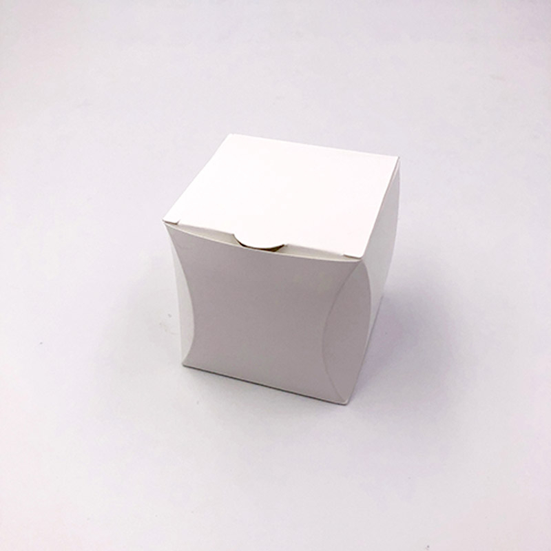Boite cube incurvée