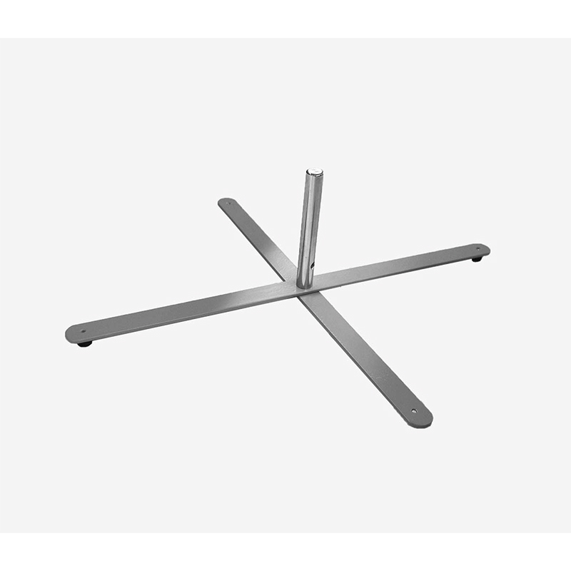 Croix en métal plat simple