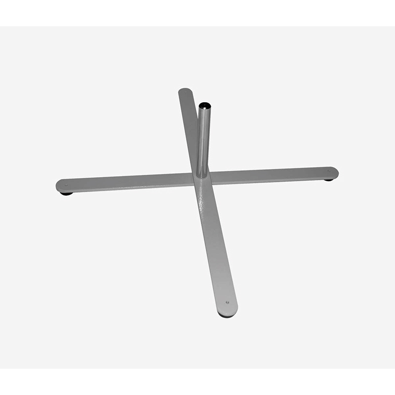 Croix en métal plat simple